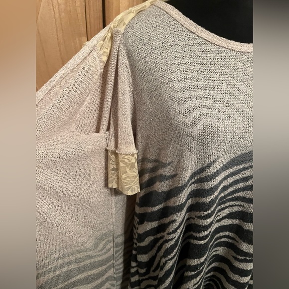 Shirt/Shawl Combo - Picture 3 of 6